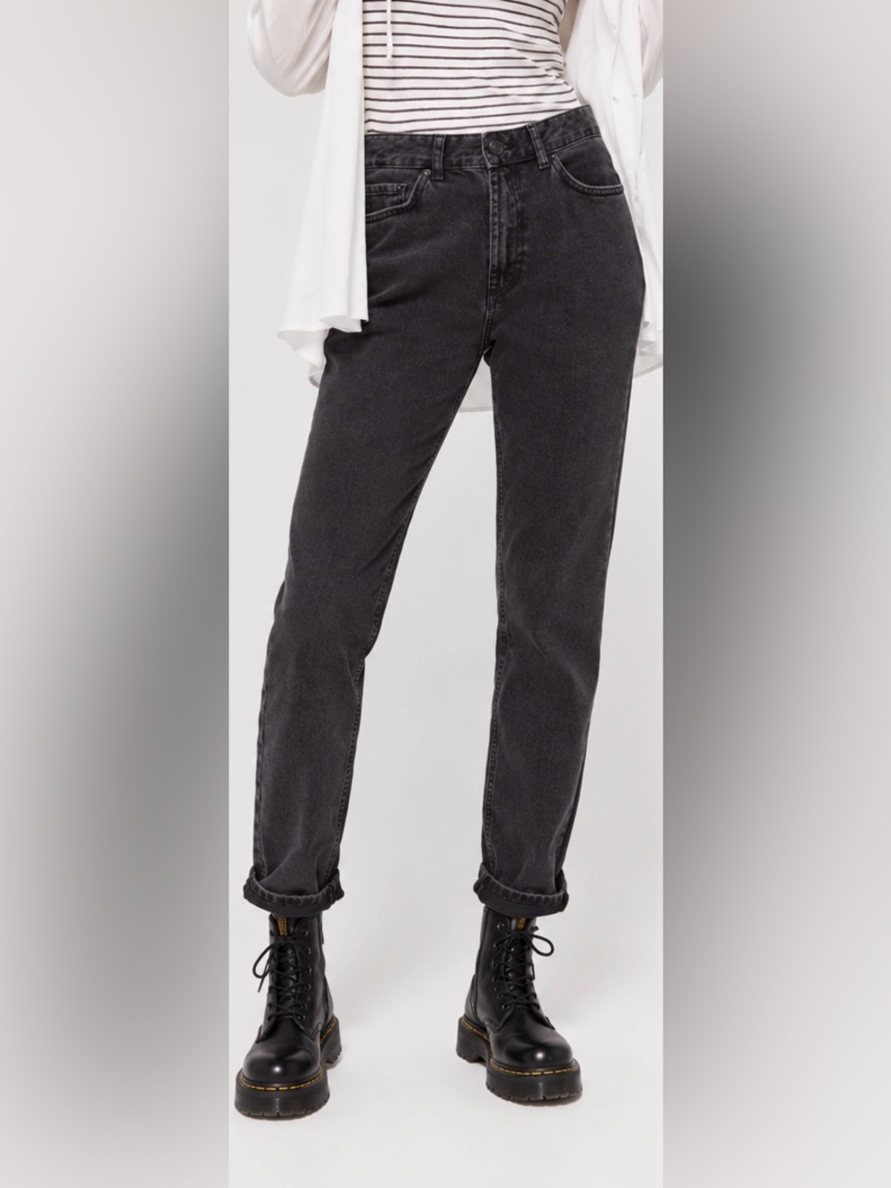 Urban Outfitters BDG High Rise Mom Jeans Washed Black Rigid Denim Size 28
